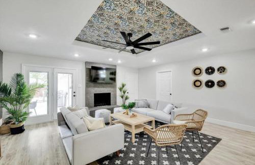 Relaxing Texas Retreat 4BR w Pool & Dream Kitchen - Foto 6