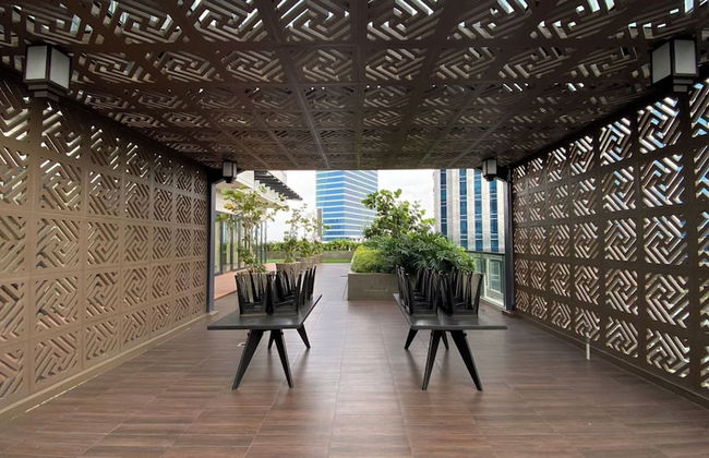 Modern and New 1BR across LRT Station Samara Suites Apartment - Foto 31