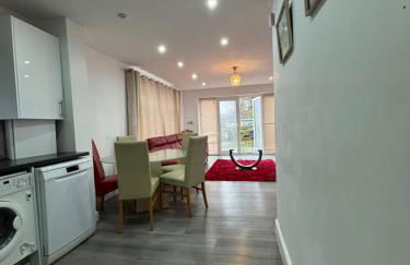 2BR Bungalow with Parking - Sunbeam Haven - Foto 36