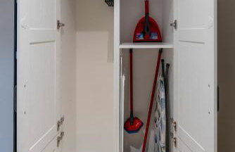 Elegant apartment with private garden, AC and garage, near airport - Foto 39