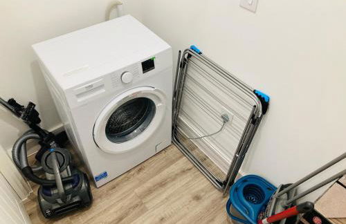 2 Bedroom Luxury Apartment! City Center with Free Parking! - Foto 31