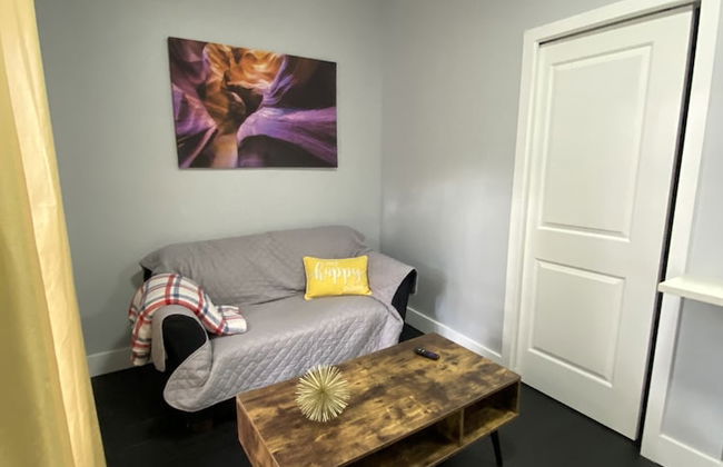 The Mellow Yellow - Photo 2