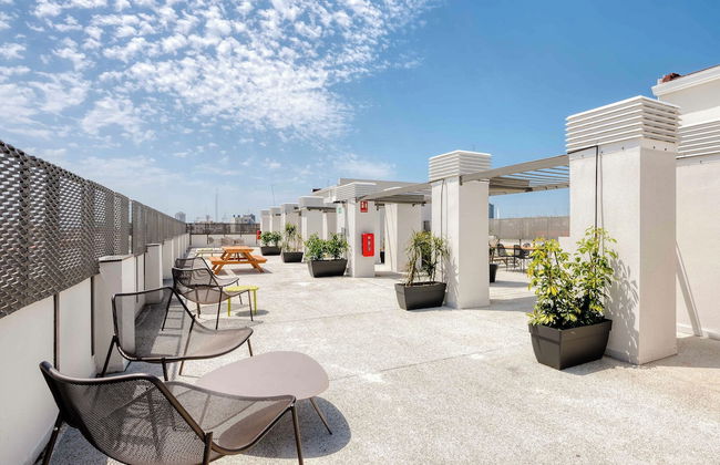 Livensa Living Studios Valencia Marina Real - Photo 27