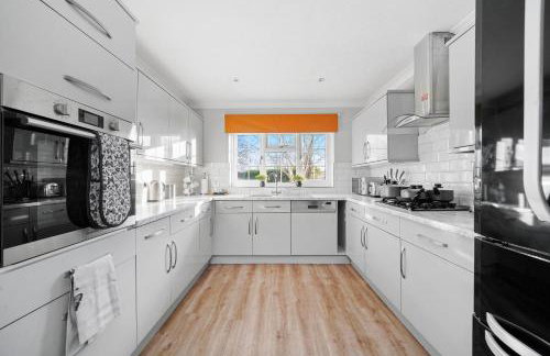 Detached 6 Bedroom Cambridgeshire Abode - Pets - Foto 7