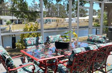 Beautiful Waterfront Home Less Than 7 mins to Beaches - Foto 19