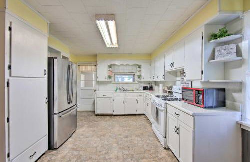 Quiet Elizabethville Home with Fire Pit and Views - Foto 13