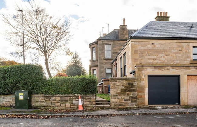 Stunning 5 Bedroom Large Apartment With Parking - Foto 44