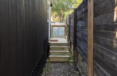 Moody and Bright - Peaceful St less than 5 min to the Action - Foto 10