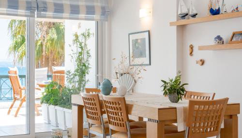 Beachfront Modern Apartment - Photo 5