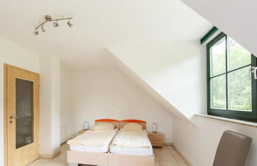 Spacious semi-detached house with wood stove located directly on the Rennsteig - Foto 57