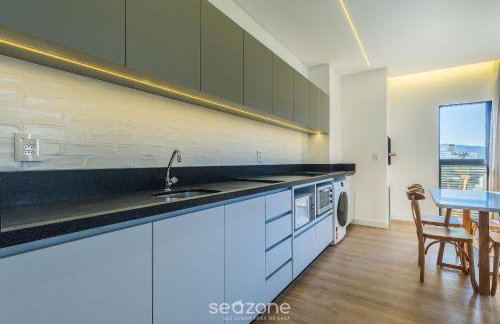 Aptos em prédio com piscina a 180m da Praia em Bombinhas - SFRs - Foto 79