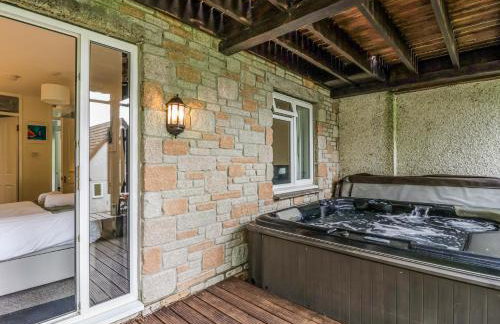 23 Valley Lodge with Hot Tub - Foto 3