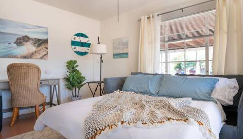 Cali 2BR Getaway Firepit, Yard & Spring Charm - Foto 4