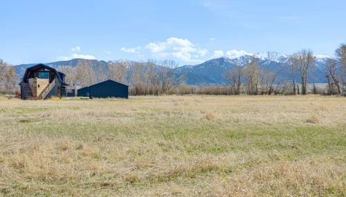 Riverfront Montana Retreat - Deck, Fire Pit and Pond - Foto 2