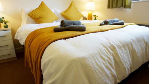 18PG Dreams Unlimited - Budget Flat w free parking - Slough Windsor Heathrow - Foto 3