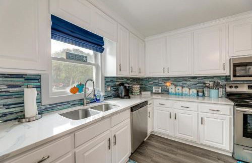 Emerald Isle Beach House Walk to the Sand! - Foto 9