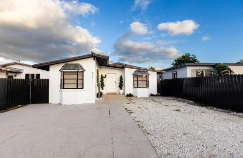 Your Perfect Oasis in Miami! - Photo 46