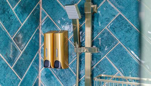 Amazonian Luxury Family Home MCR City Centre Etihad Free Parking - Foto 2, Shower