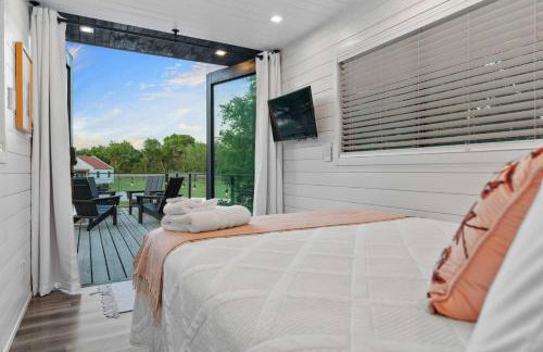 Stunning 2-Story Container Home with Rooftop Terrace - Foto 25