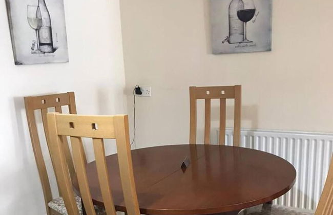 Central 2 Bed Apartment Above Great Derry Pub - Foto 9