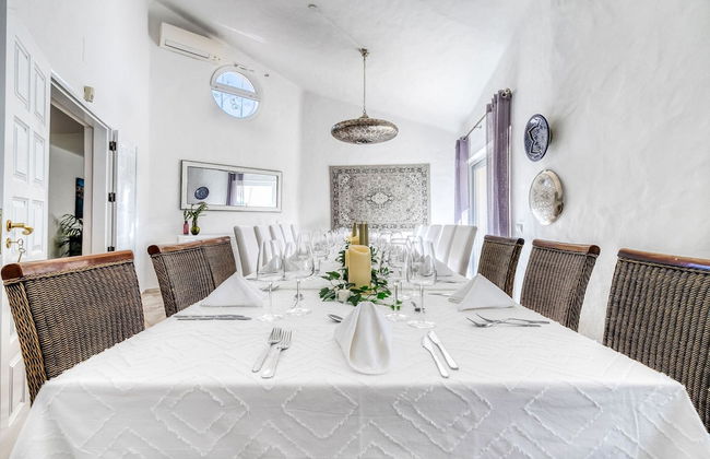 Golfinhos Magnificent Spacious 5 Bedroom Villa - Foto 12