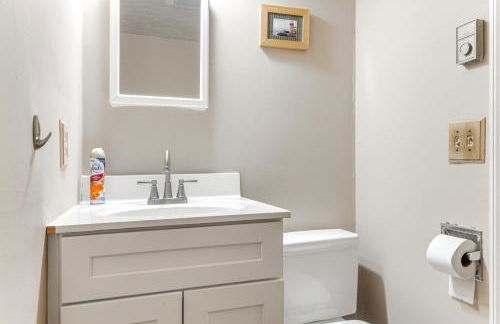 West Dover Townhome Hot Tub, 2 Mi to Mount Snow! - Foto 10