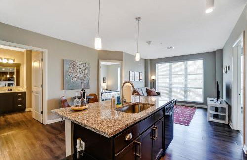 The Urban Oasis Garage Parking Walk-In Shower - Foto 29