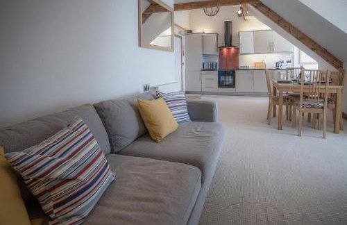 The Nest - 1 Bedroom Apartment - Tenby - Photo 42