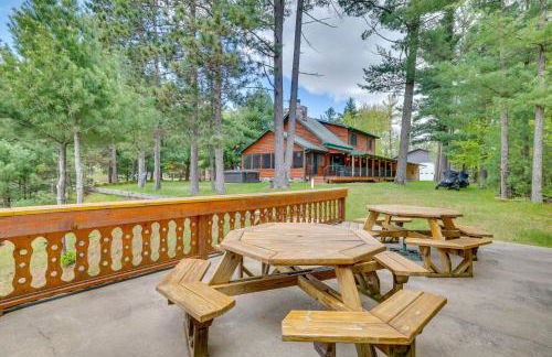 Gorgeous Lake Arbutus Getaway with Dock and Boat House - Foto 29