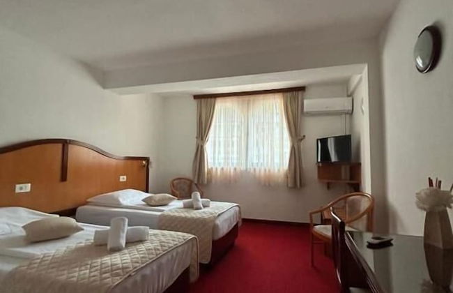 Hotel Bavaria - Photo 5