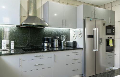 Roraima House - Private Pool & Garden - Photo 14