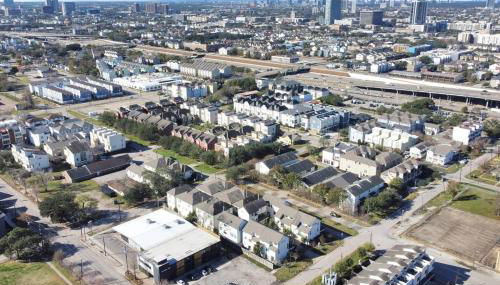 3BR/3.5BA Three Story East Downtown TownHouse with view - Photo 3