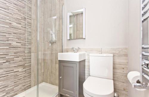 COASTGUARD COTTAGES by BOURNECOAST - A Charming Victorian Holiday Home with SEA VIEWS, HOT TUB and Garden - HB6098 - Foto 19