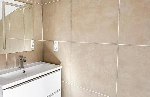 Chez Léna - T2 Cosy & Equipé - Proche Cité médiévale - Foto 18