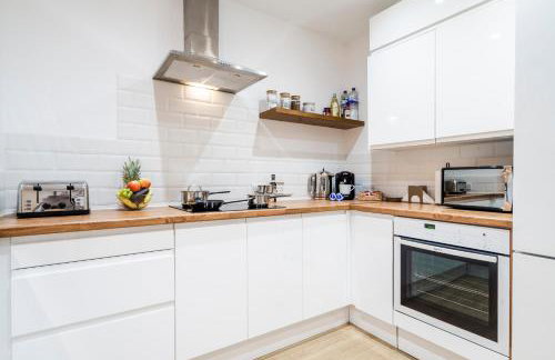 Cozy 3 Bedroom Terrace Cottage in Epsom - Photo 30