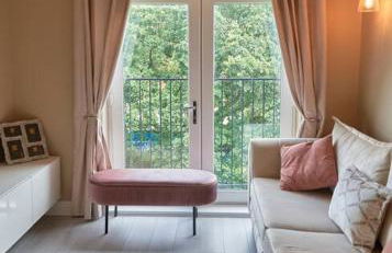 Modern Two Bedroom Wokingham Apartment, En Suite, Free WiFi, On Site Parking, Sleeps 4 - Foto 1