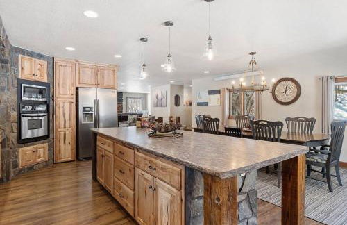 Secluded Stay in a Wonderful Creekside Getaway - Foto 3