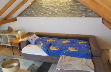 Baltmannsweiler cozy CHALET style apartment Wallbox & free parking no smoking - Foto 10