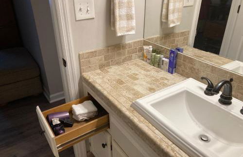 Spacious 3 Bedroom 2 bath Condo close to Five-points in Athens - Photo 18