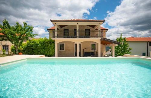 Stone house with 4 bedrooms and beautiful view - Foto 45