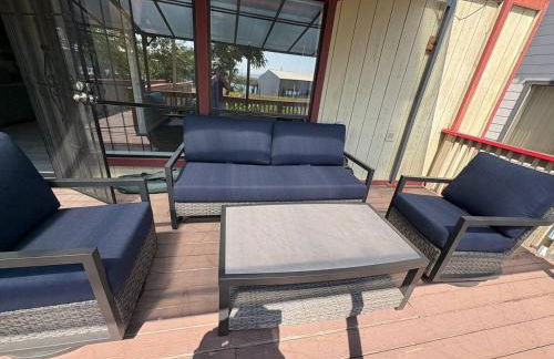 Newly Renovated Lakefront with Dock - Foto 49