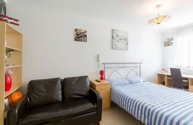 Beautiful City Centre Apartment - Photo 6