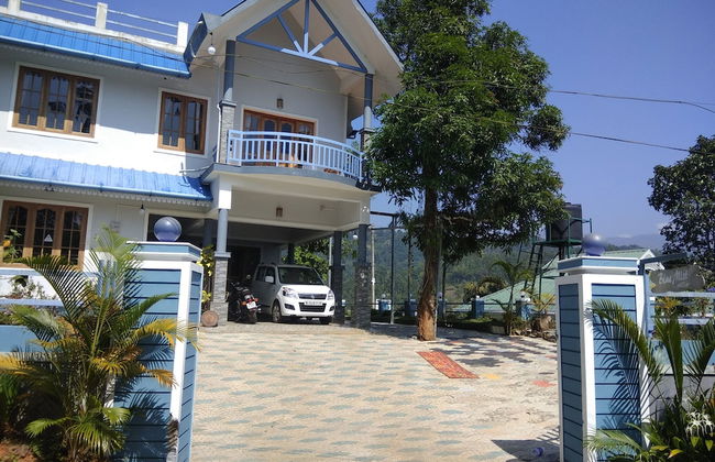 4 Bedroom Villa With Balcony Mountain View - Photo 1