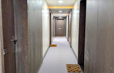 One bedroom apartment with balcony and concierge , station and shops 2min walk - Foto 28