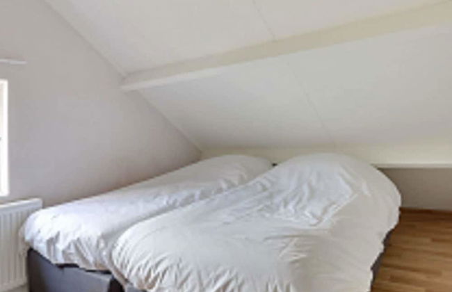 Holiday Home With a Terrace at Bedafse Bergen - Photo 2