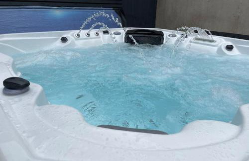 Hot Tub, Newly refurbished 4 bed, Dog friendly. - Foto 1
