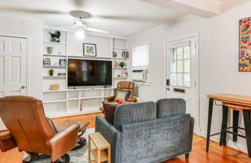 Walk Downtown Takoma Park Escape with Large Yard! - Foto 1