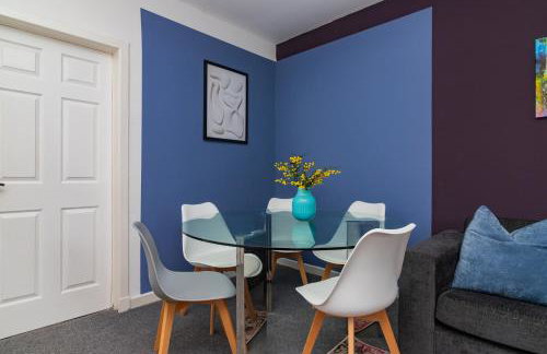 Modern And Vibrantly Designed Apartment - Foto 12