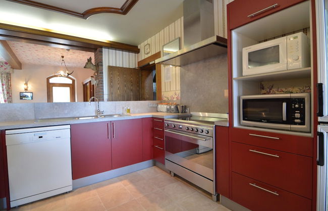 Former Hotel with Swimming Pool, Hot Tub, Sauna for Family Groups - Foto 12