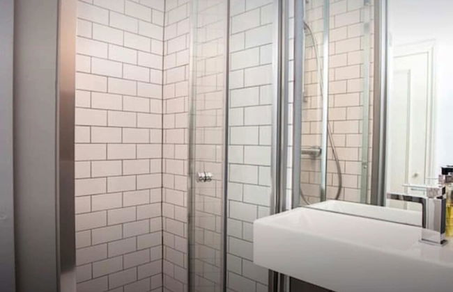 Stylish Newly Refurbished 2 Bedroom Flat With Terrace - Foto 14